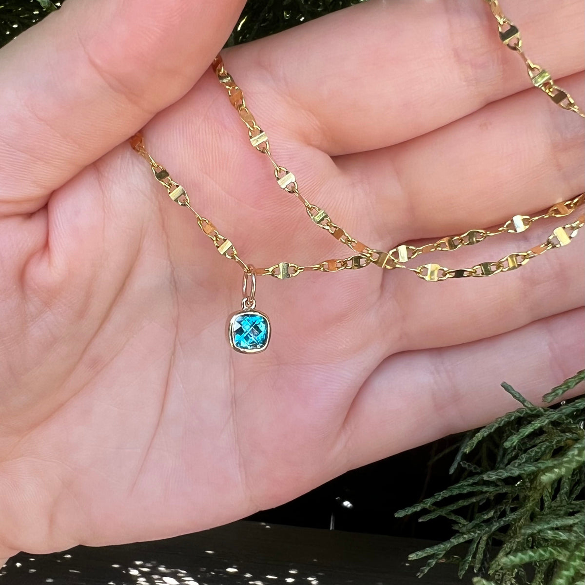 Blue Current Pendant in 14K Gold