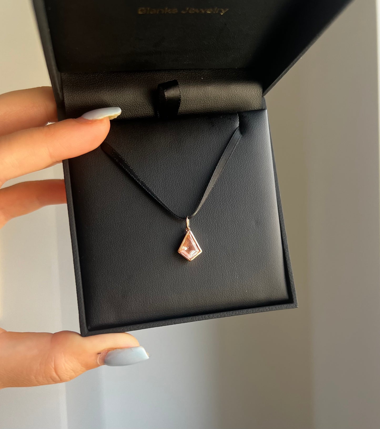 Make Your Own Glittery Kite Oregon Sunstone Pendant