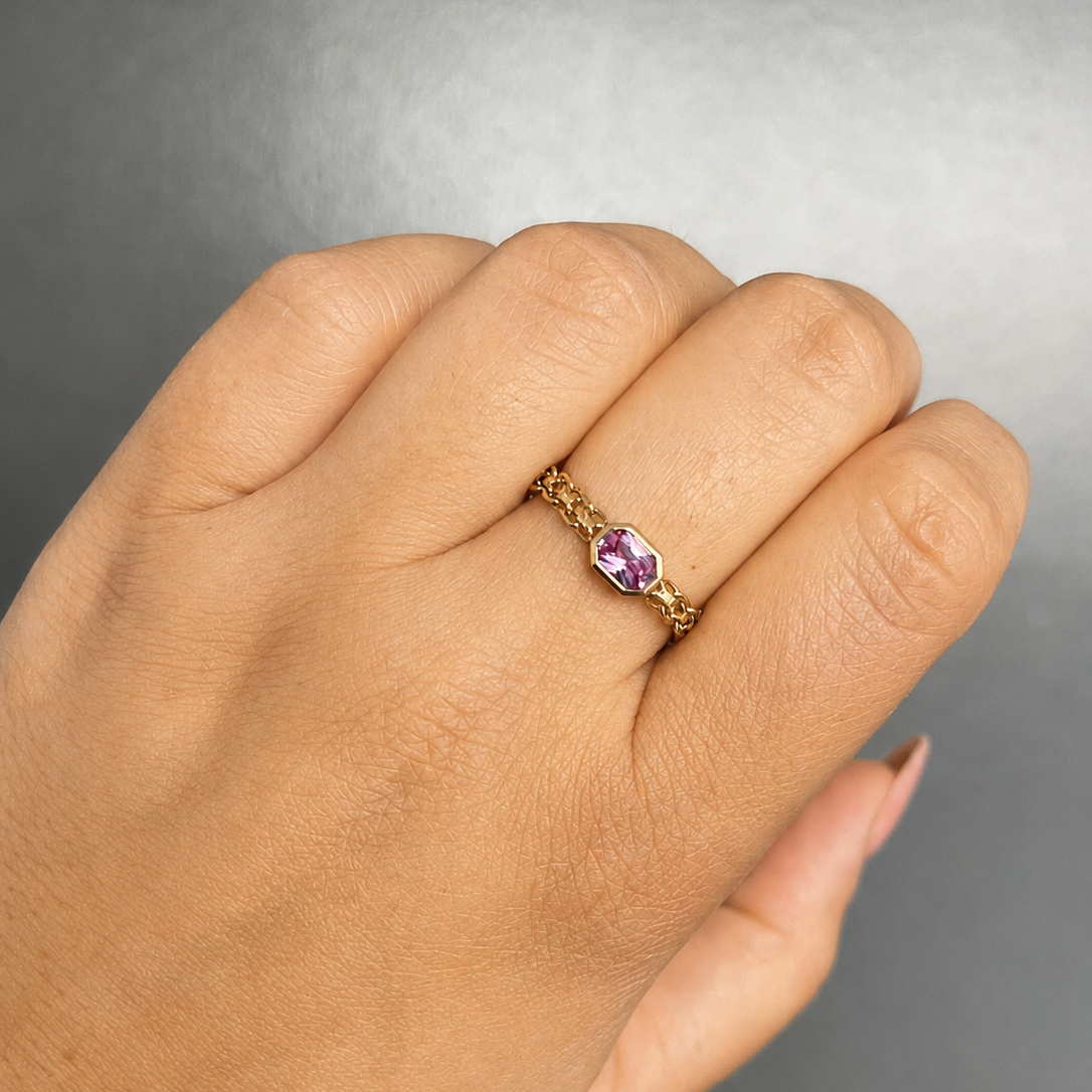 Pink Sapphire 18K Gold Chain Ring
